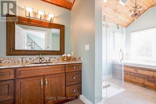 7 Pine Point, Oro-Medonte, ON - Indoor Photo Showing Bathroom