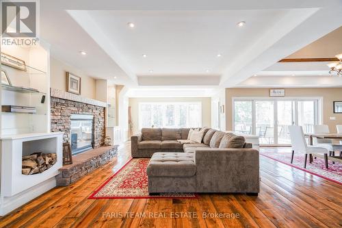 7 Pine Point, Oro-Medonte, ON - Indoor Photo Showing Living Room With Fireplace