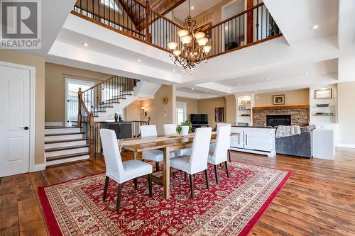 7 Pine Point, Oro-Medonte, ON - Indoor Photo Showing Dining Room