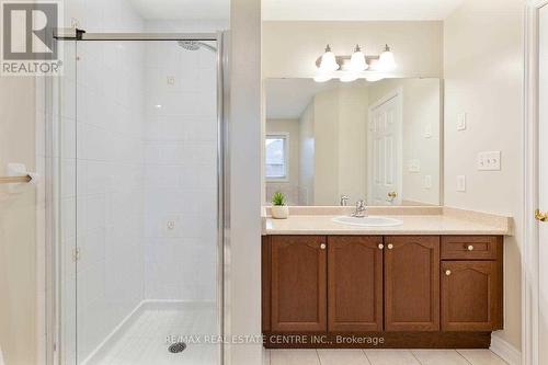 3292 Skipton Lane, Oakville, ON - Indoor Photo Showing Bathroom