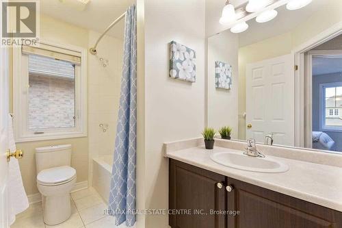 3292 Skipton Lane, Oakville, ON - Indoor Photo Showing Bathroom