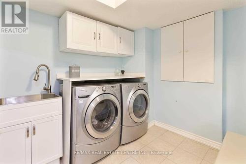 3292 Skipton Lane, Oakville, ON - Indoor Photo Showing Laundry Room