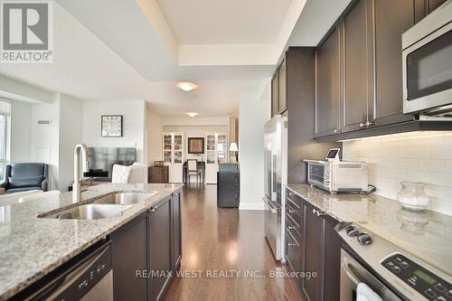 808 - 25 Fontenay Court, Toronto, ON - Indoor Photo Showing Kitchen With Double Sink With Upgraded Kitchen