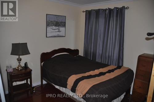 324 Howard Crescent, Orangeville, ON - Indoor Photo Showing Bedroom