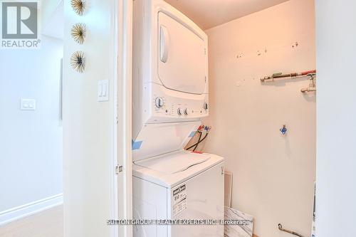 907 - 4235 Sherwoodtowne Boulevard, Mississauga, ON - Indoor Photo Showing Laundry Room