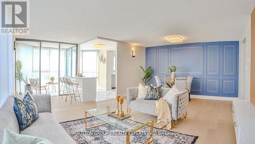 907 - 4235 Sherwoodtowne Boulevard, Mississauga, ON - Indoor Photo Showing Living Room