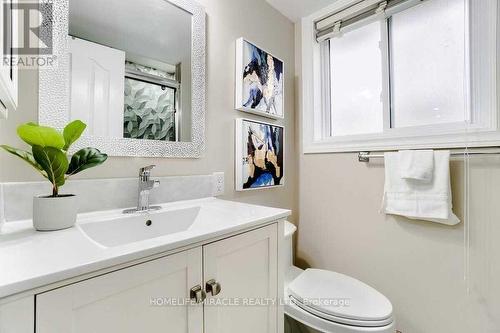 Upper - 31 Farmington Drive, Brampton, ON - Indoor Photo Showing Bathroom