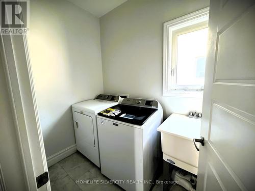 1584 Bowler Drive, Windsor, ON - Indoor Photo Showing Laundry Room