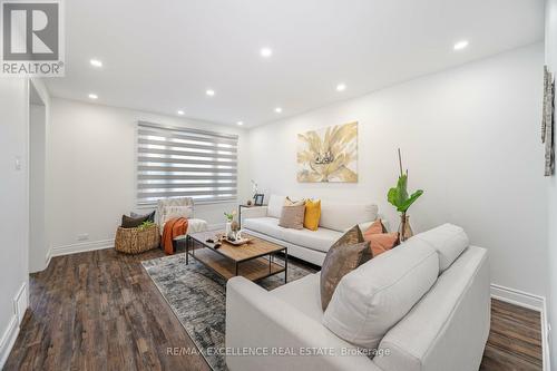 86 Seventeenth Street, Toronto, ON - Indoor Photo Showing Living Room