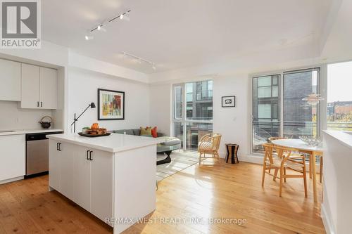 703 - 45 Sousa Mendes Street, Toronto, ON - Indoor Photo Showing Kitchen