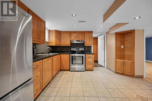 221 Gray Road, Hamilton, ON - Indoor Photo Showing Kitchen