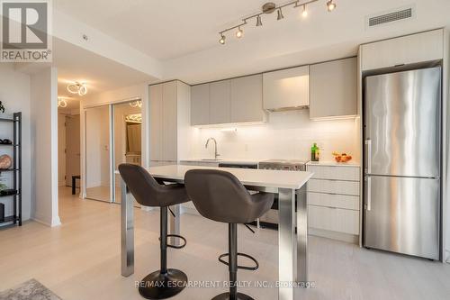 2302 - 30 Gibbs Road, Toronto, ON - Indoor Photo Showing Kitchen With Upgraded Kitchen