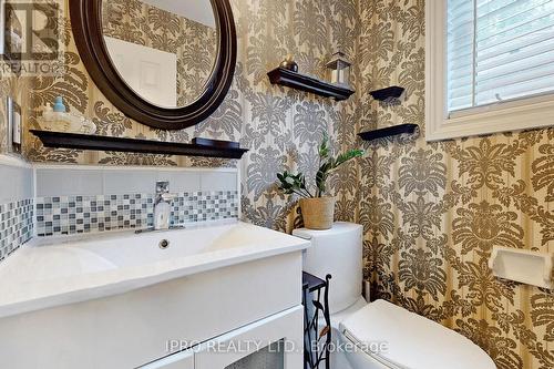 629 Avonwick Avenue, Mississauga, ON - Indoor Photo Showing Bathroom