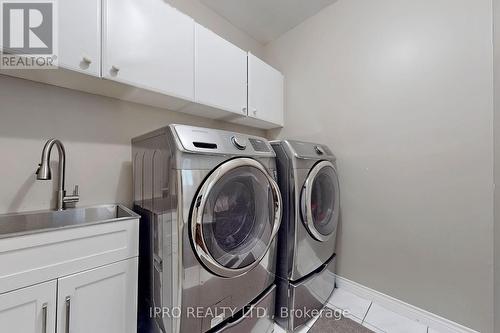 629 Avonwick Avenue, Mississauga, ON - Indoor Photo Showing Laundry Room