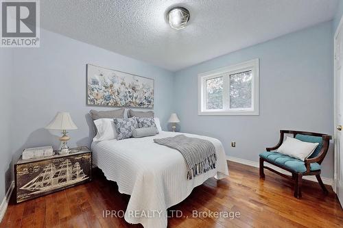 629 Avonwick Avenue, Mississauga, ON - Indoor Photo Showing Bedroom