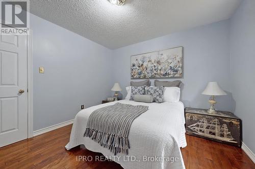 629 Avonwick Avenue, Mississauga, ON - Indoor Photo Showing Bedroom