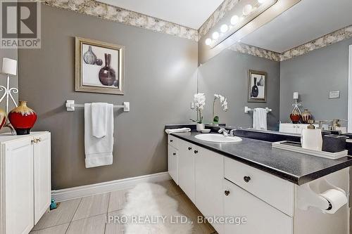 629 Avonwick Avenue, Mississauga, ON - Indoor Photo Showing Bathroom