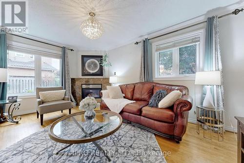 629 Avonwick Avenue, Mississauga, ON - Indoor Photo Showing Living Room With Fireplace