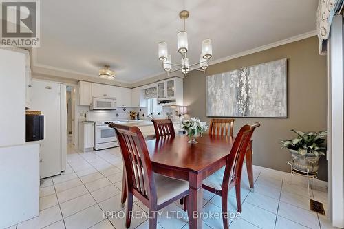 629 Avonwick Avenue, Mississauga, ON - Indoor Photo Showing Dining Room