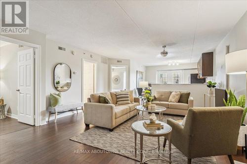 305 - 4005 Kilmer Drive, Burlington, ON - Indoor Photo Showing Living Room