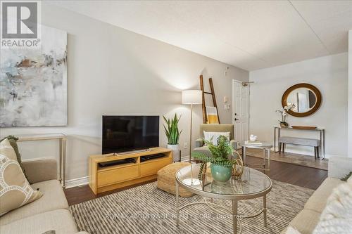 305 - 4005 Kilmer Drive, Burlington, ON - Indoor Photo Showing Living Room