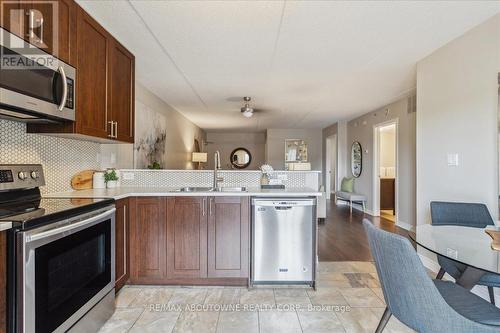 305 - 4005 Kilmer Drive, Burlington, ON - Indoor Photo Showing Kitchen With Double Sink