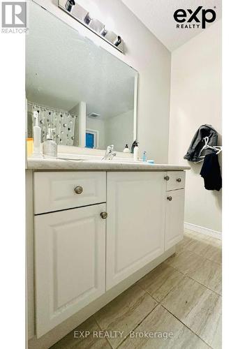 283 Buttonbush Street, Waterloo, ON - Indoor Photo Showing Bathroom