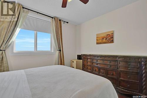 631 65 Westfield Drive, Regina, SK - Indoor Photo Showing Bedroom