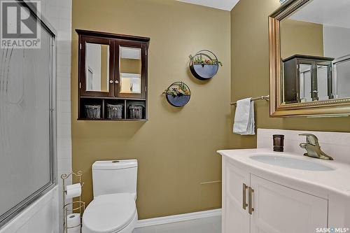 631 65 Westfield Drive, Regina, SK - Indoor Photo Showing Bathroom