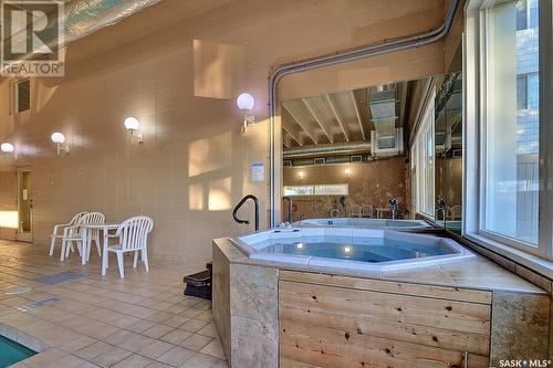 631 65 Westfield Drive, Regina, SK - Indoor Photo Showing Kitchen With Double Sink