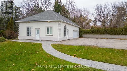 1561 Westchester Bourne Road, Thames Centre (Dorchester), ON - Outdoor