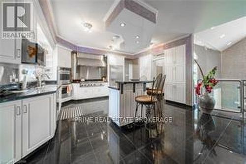 1561 Westchester Bourne Road, Thames Centre (Dorchester), ON - Indoor Photo Showing Kitchen