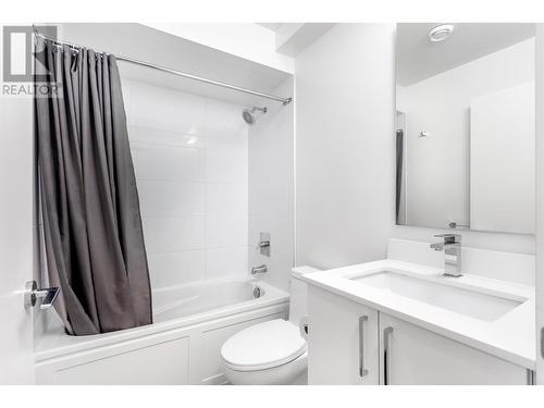 301 2551 Kingsway, Vancouver, BC - Indoor Photo Showing Bathroom