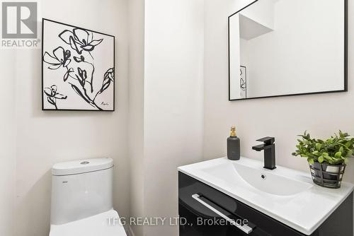 298 Waverly Street S, Oshawa (Vanier), ON - Indoor Photo Showing Bathroom