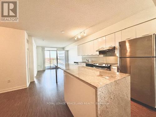 1008 - 29 Singer Court, Toronto, ON - Indoor Photo Showing Kitchen