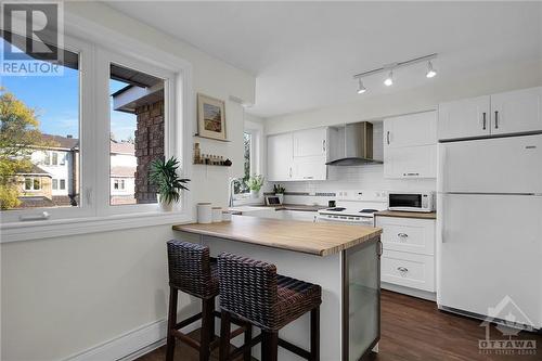 61 Briston Private, Ottawa, ON - Indoor Photo Showing Kitchen