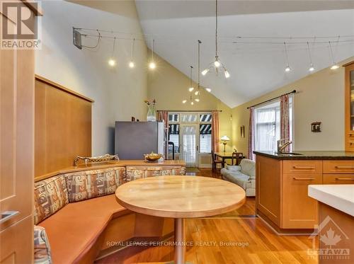 37 Charles Street, Ottawa, ON - Indoor Photo Showing Dining Room