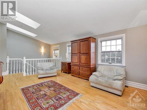 37 Charles Street, Ottawa, ON - Indoor Photo Showing Bedroom