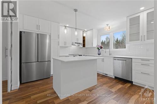 70 Nestow Drive, Ottawa, ON - Indoor Photo Showing Kitchen With Upgraded Kitchen