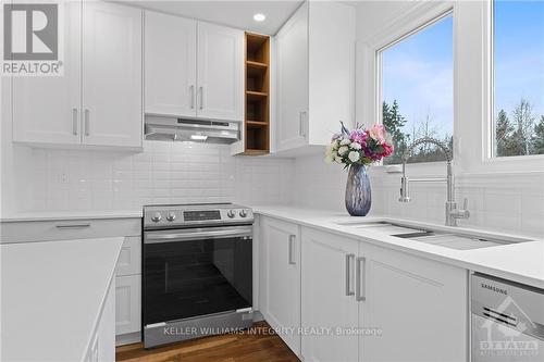 70 Nestow Drive, Ottawa, ON - Indoor Photo Showing Kitchen