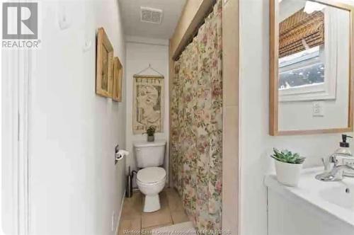 571 4Th Boulevard, Kingsville, ON - Indoor Photo Showing Bathroom