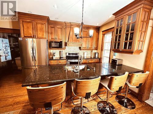 2101 10Th Side Road, Bradford West Gwillimbury, ON - Indoor Photo Showing Kitchen