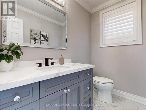 21 Taro Court, Richmond Hill, ON - Indoor Photo Showing Bathroom