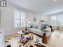 21 Taro Court, Richmond Hill, ON  - Indoor Photo Showing Living Room 