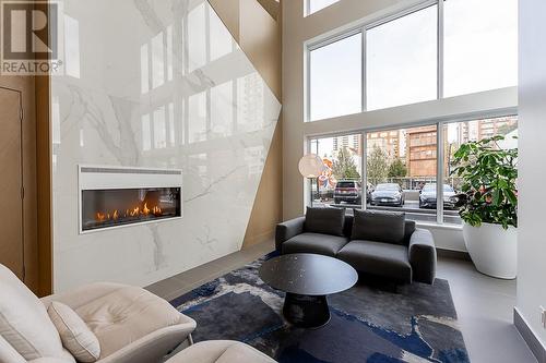 3301 680 Quayside Drive, New Westminster, BC - Indoor Photo Showing Living Room With Fireplace