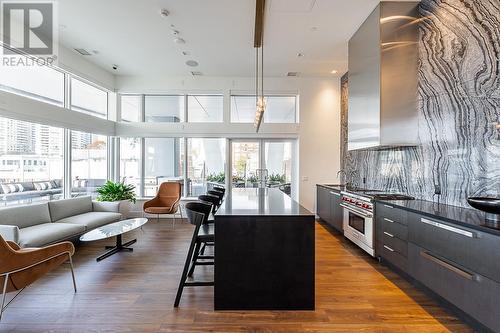 3301 680 Quayside Drive, New Westminster, BC - Indoor Photo Showing Kitchen With Upgraded Kitchen