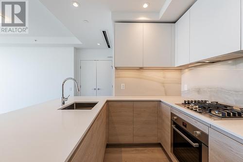 3301 680 Quayside Drive, New Westminster, BC - Indoor Photo Showing Kitchen With Upgraded Kitchen