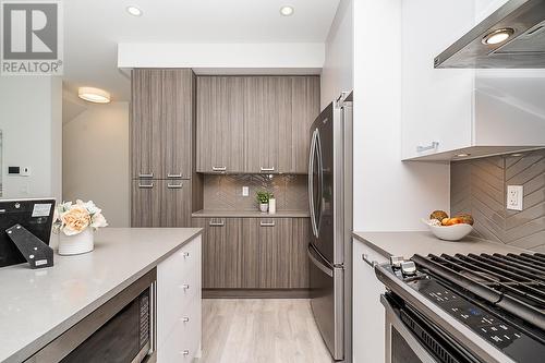 44 24076 112 Avenue, Maple Ridge, BC - Indoor Photo Showing Kitchen With Stainless Steel Kitchen