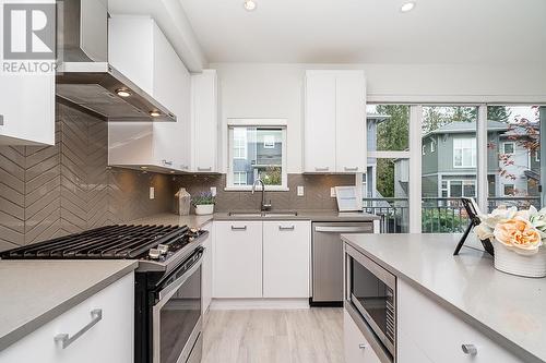 44 24076 112 Avenue, Maple Ridge, BC - Indoor Photo Showing Kitchen With Stainless Steel Kitchen