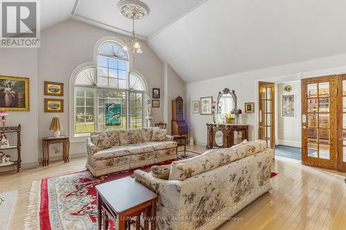 4 Sturgeon Glen Road, Kawartha Lakes (Fenelon Falls), ON - Indoor Photo Showing Living Room